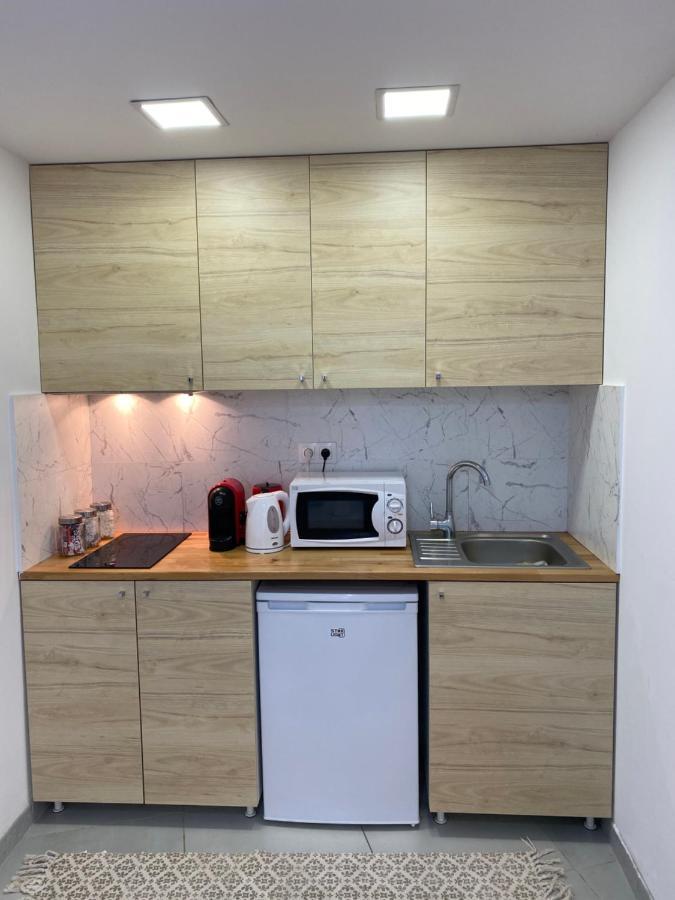 Garden Apartament Petrila מראה חיצוני תמונה