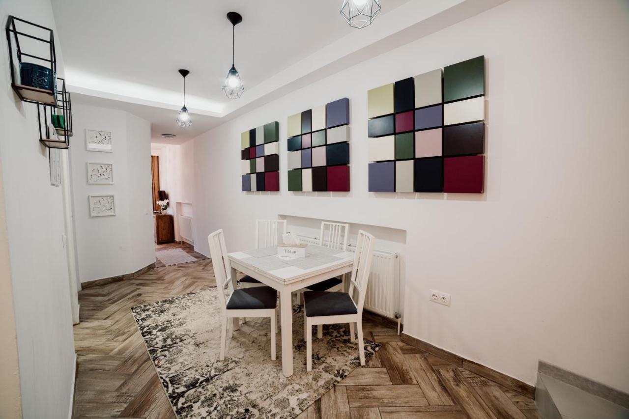 Garden Apartament Petrila מראה חיצוני תמונה