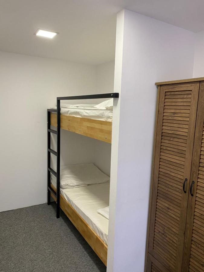 Garden Apartament Petrila מראה חיצוני תמונה