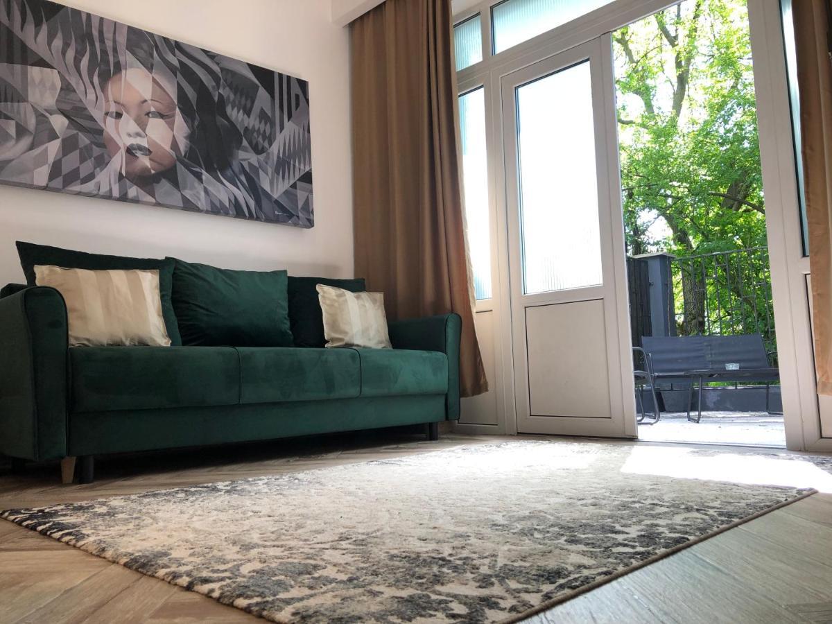 Garden Apartament Petrila מראה חיצוני תמונה